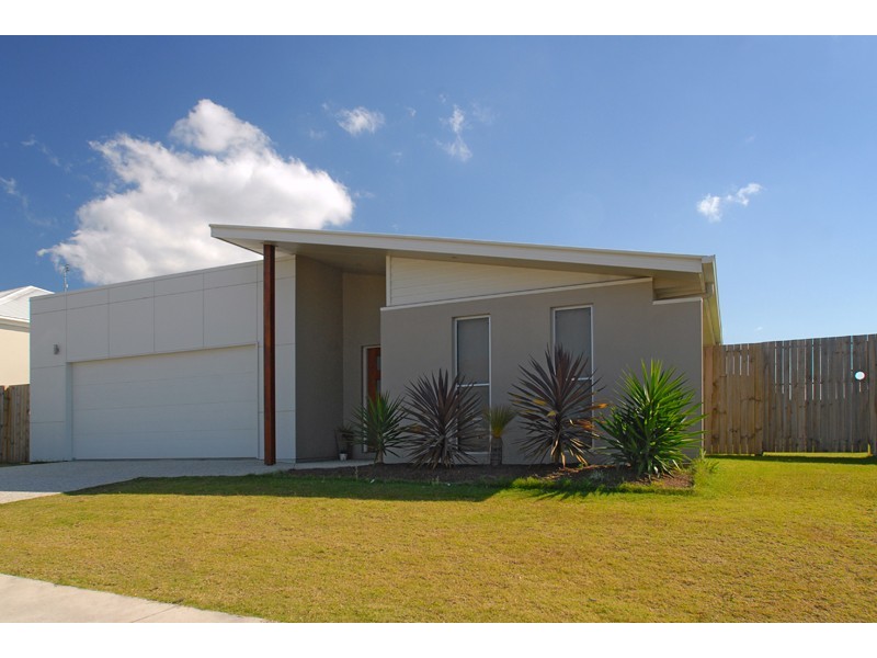 4 Robur Crescent, Mountain Creek QLD 4557