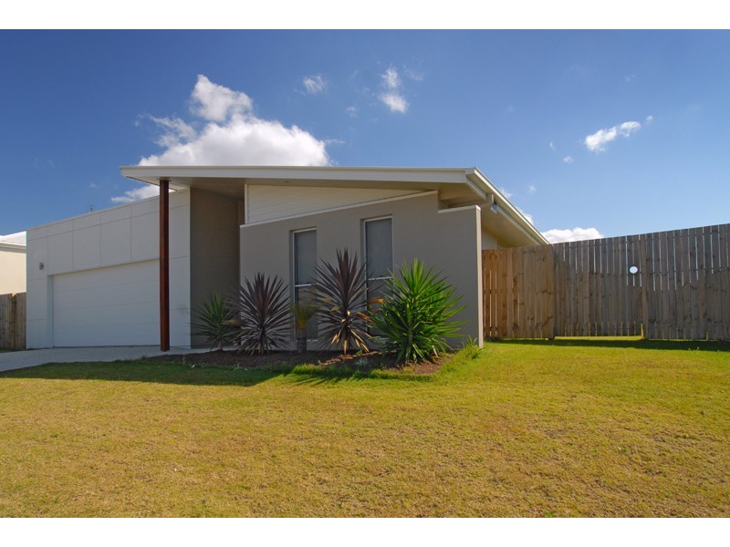 4 Robur Crescent, Mountain Creek QLD 4557