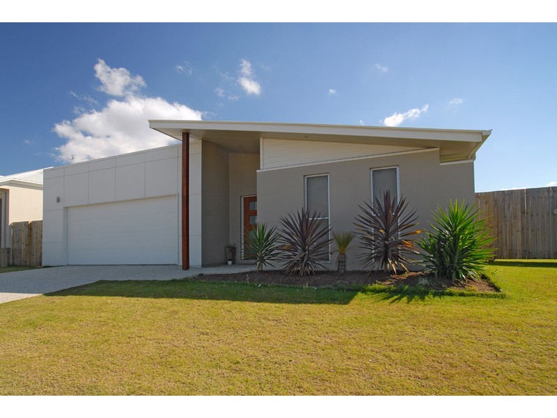 4 Robur Crescent, Mountain Creek QLD 4557