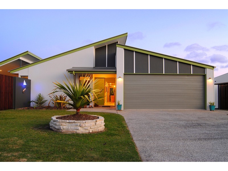 8 Calais Court, Kuluin QLD 4558