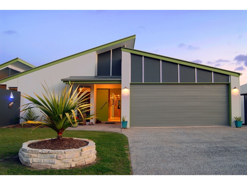 8 Calais Court, Kuluin QLD 4558