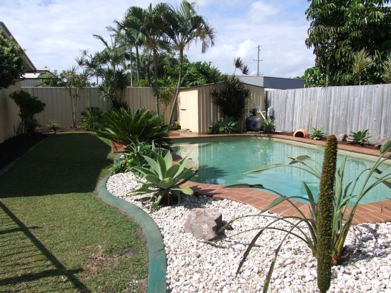 68 Lapoinya Crescent, Warana QLD 4575