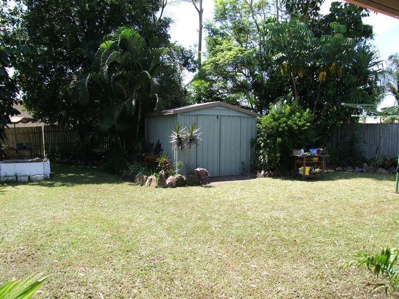 11 Finland Road, Pacific Paradise QLD 4564