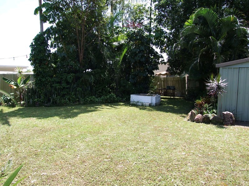 11 Finland Road, Pacific Paradise QLD 4564