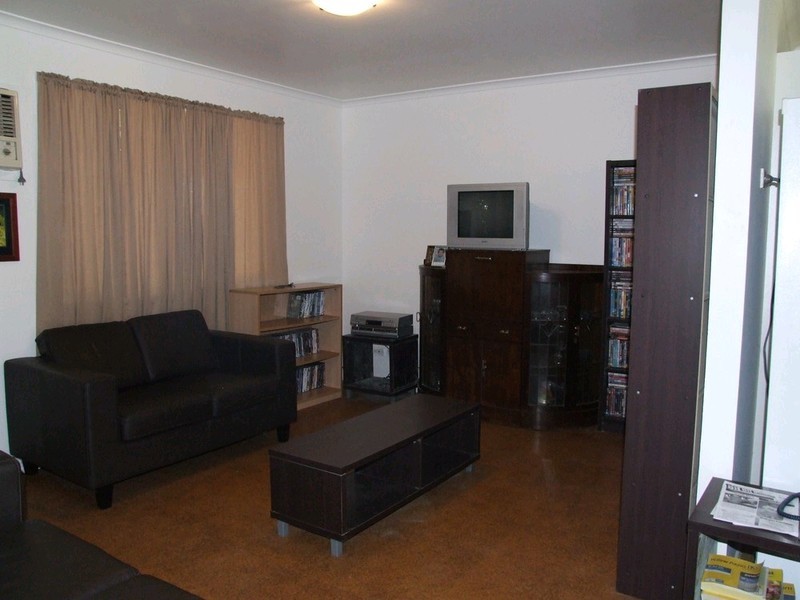 11 Finland Road, Pacific Paradise QLD 4564