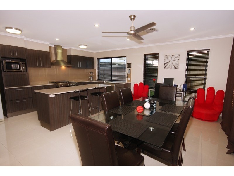 4 Myrtle Place, Mountain Creek QLD 4557