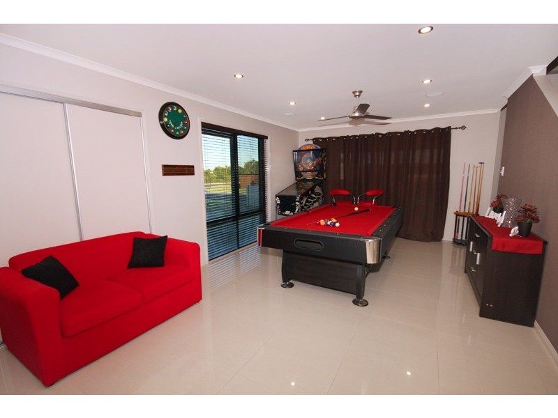 4 Myrtle Place, Mountain Creek QLD 4557