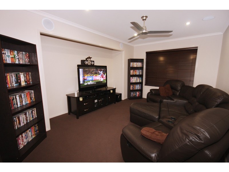 4 Myrtle Place, Mountain Creek QLD 4557