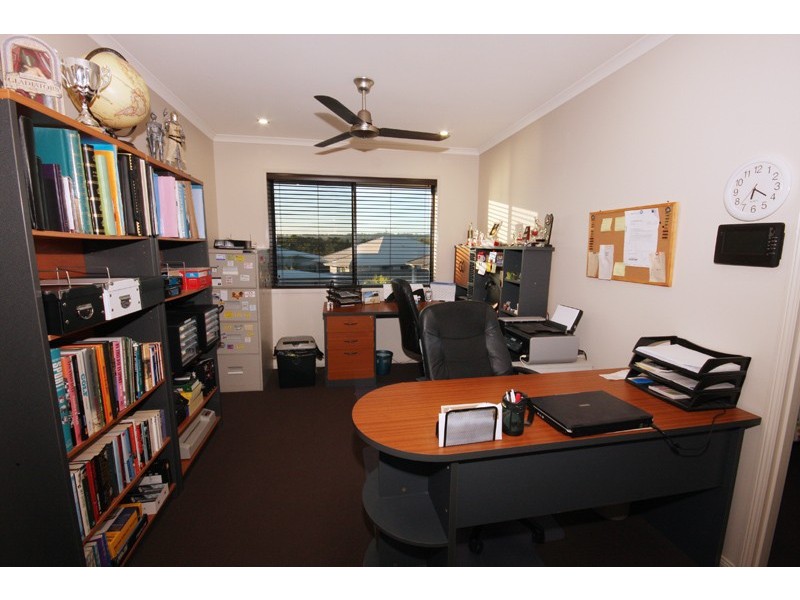 4 Myrtle Place, Mountain Creek QLD 4557