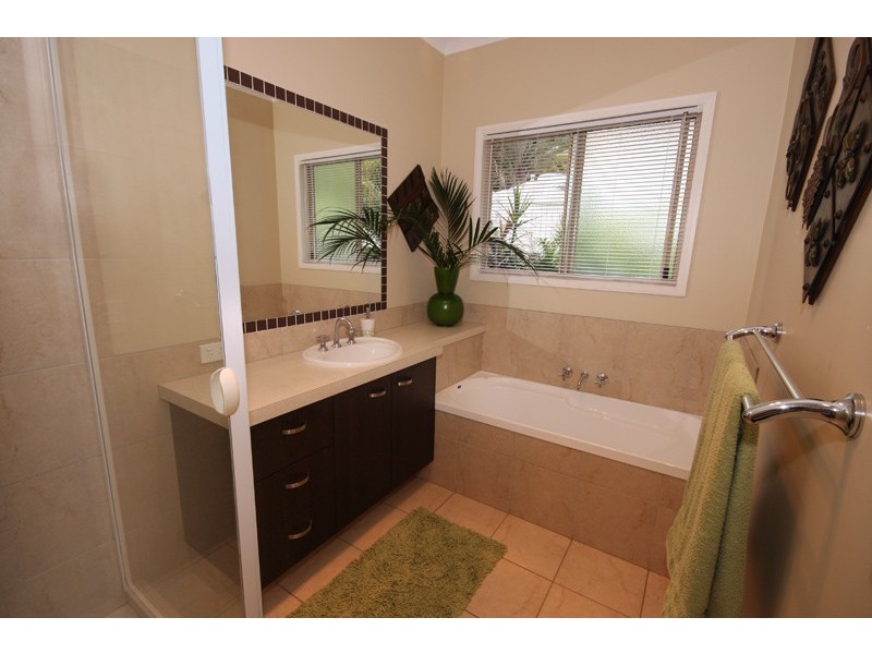 4 Parkhaven Close, Coes Creek QLD 4560