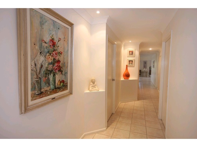 41 Bahamas Circuit, Kawana Island QLD 4575