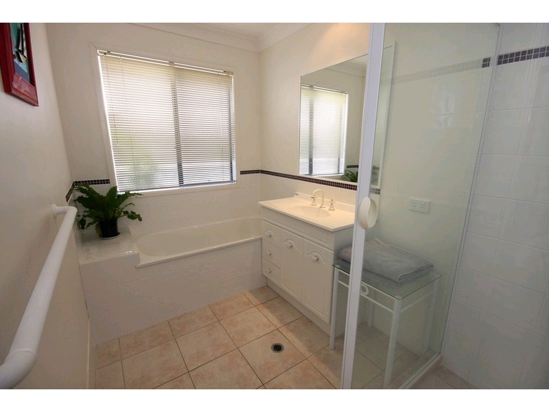 41 Bahamas Circuit, Kawana Island QLD 4575