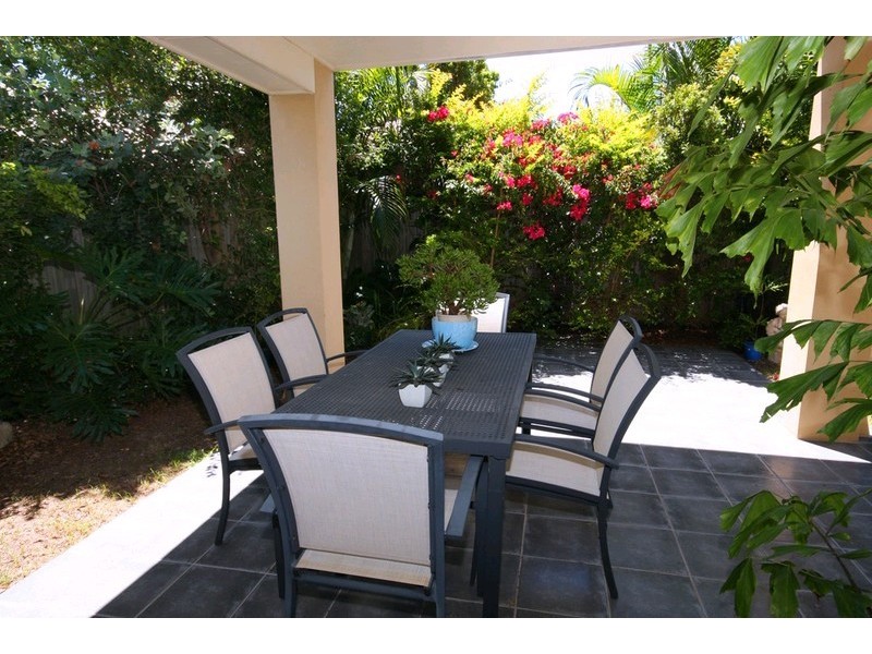 41 Bahamas Circuit, Kawana Island QLD 4575