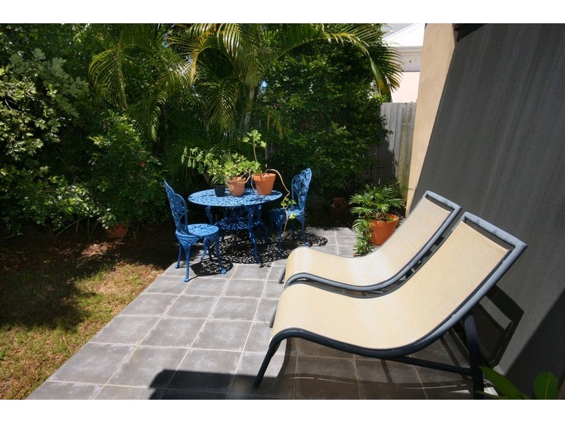 41 Bahamas Circuit, Kawana Island QLD 4575