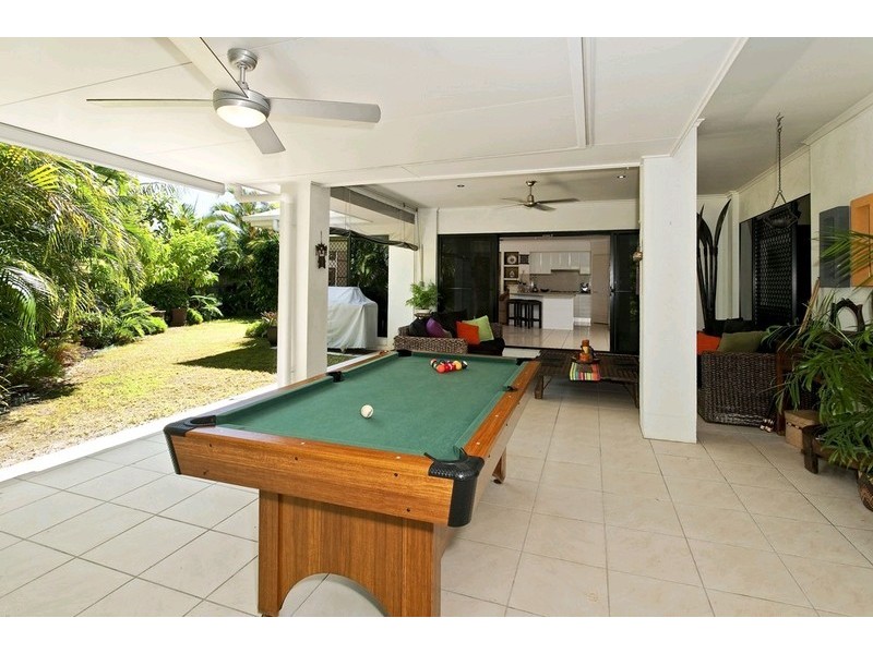 1 Bonaire Court, Kawana Island QLD 4575