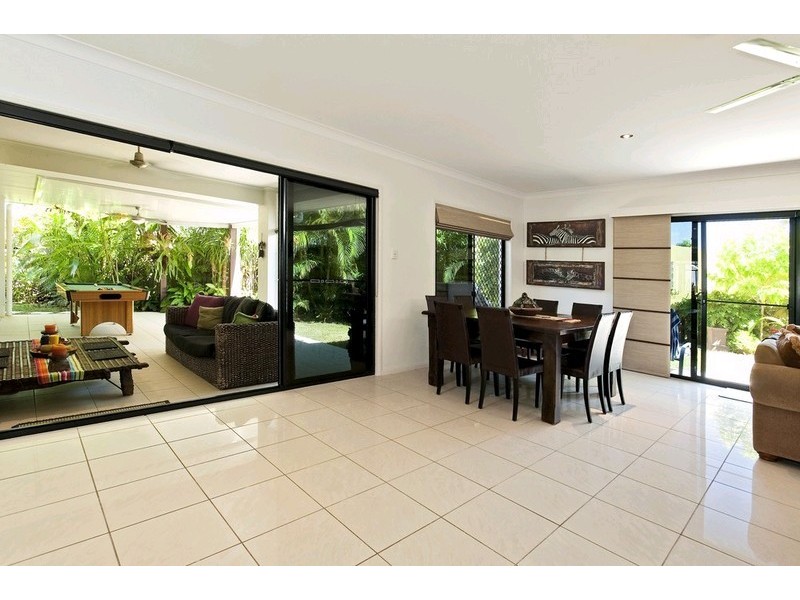 1 Bonaire Court, Kawana Island QLD 4575