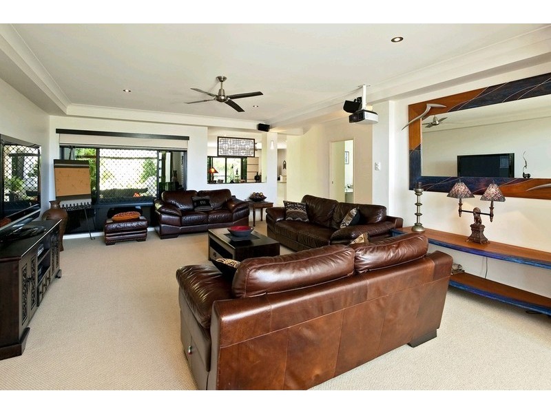 1 Bonaire Court, Kawana Island QLD 4575