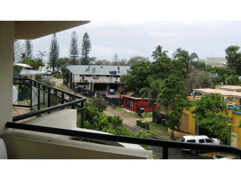 17 Brisbane Road, Mooloolaba QLD 4557