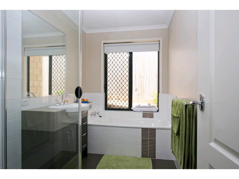 70 Mossman Parade, Waterford QLD 4133