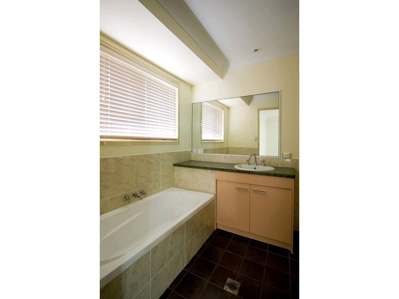 6 Ryan Street, Loganlea QLD 4131