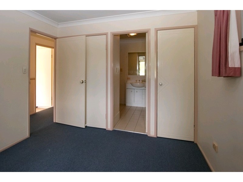 9 Kingfisher Close, Loganlea QLD 4131