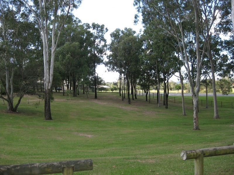 9 Kingfisher Close, Loganlea QLD 4131