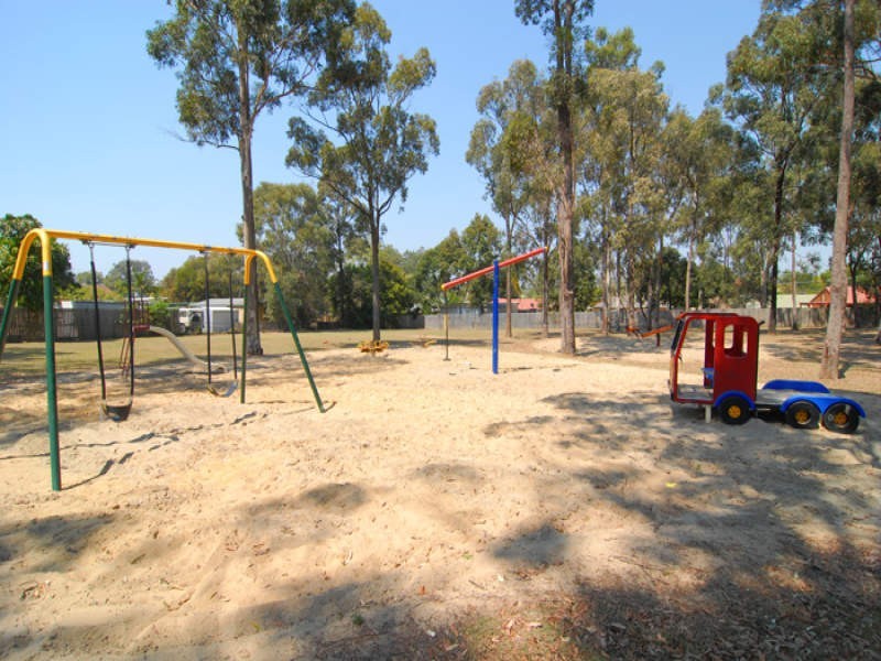 8 Timperley Court, Marsden QLD 4132