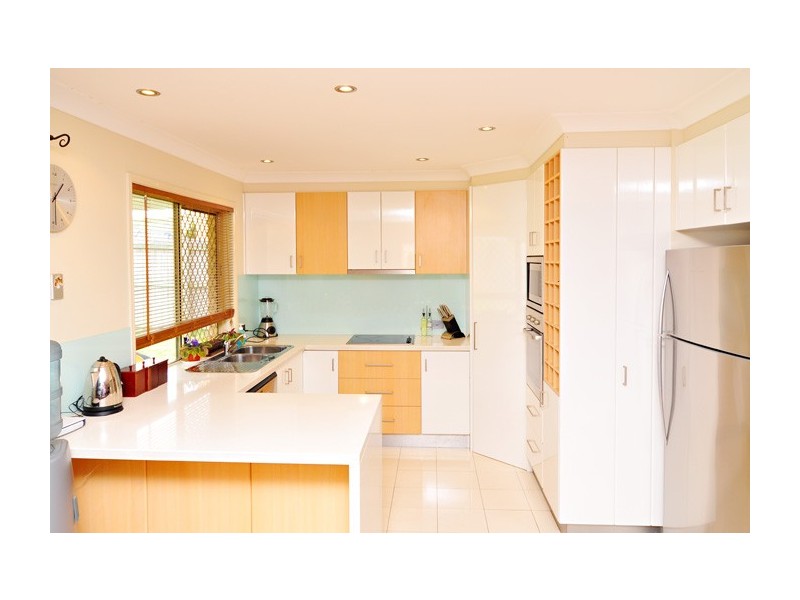 188 Holmview Road, Edens Landing QLD 4207