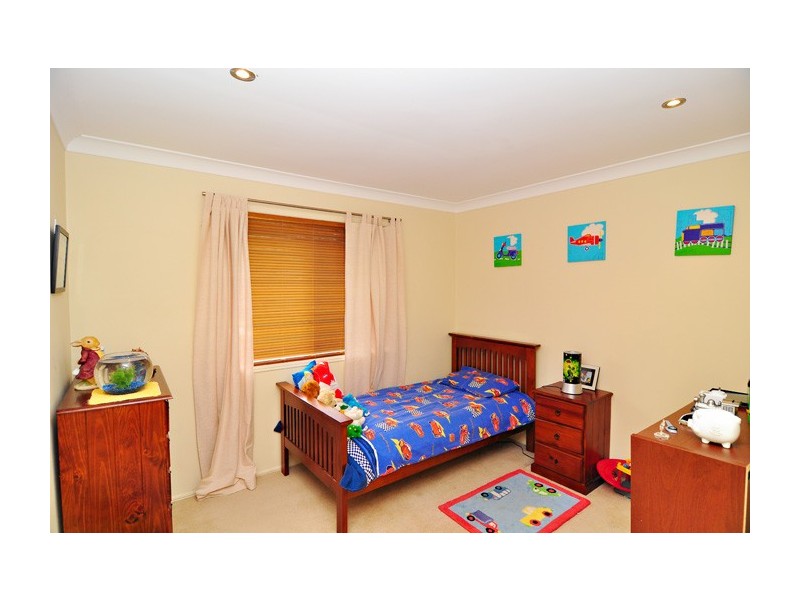 188 Holmview Road, Edens Landing QLD 4207