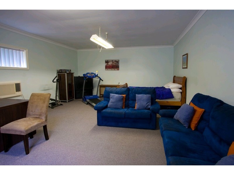 15 Wilkinson Drive, Crestmead QLD 4132