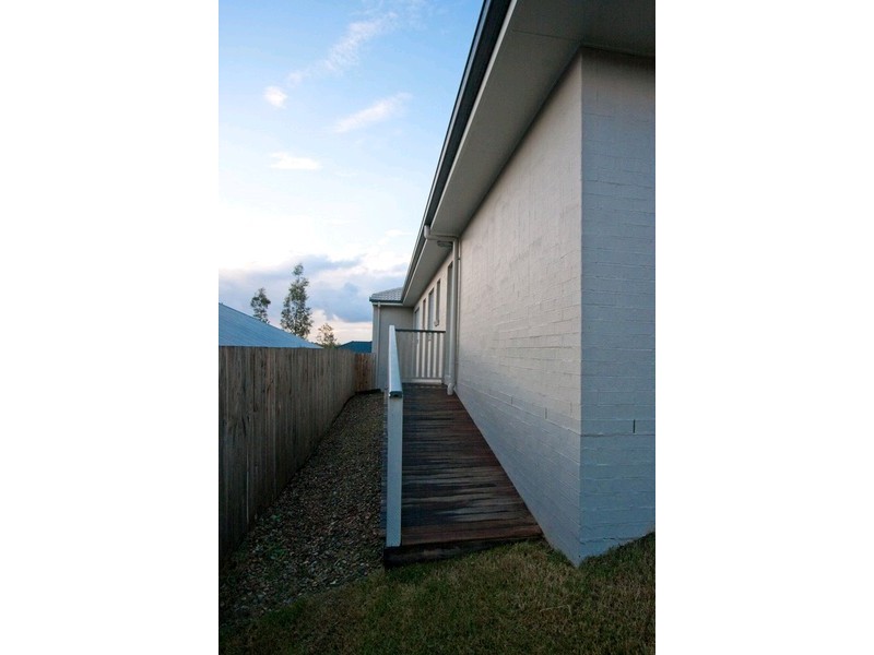 36 Woodlands Boulevard, Waterford QLD 4133