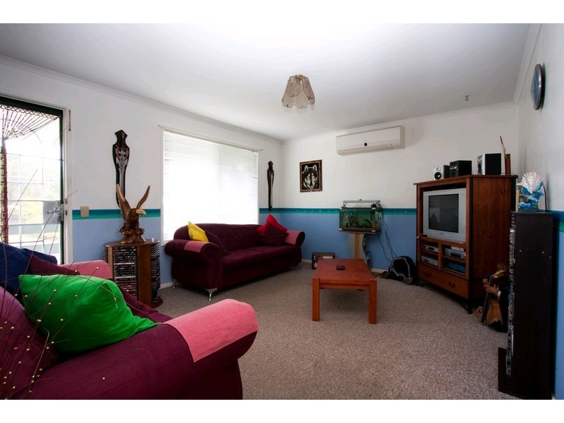 8 Abbeyfeale Street, Crestmead QLD 4132