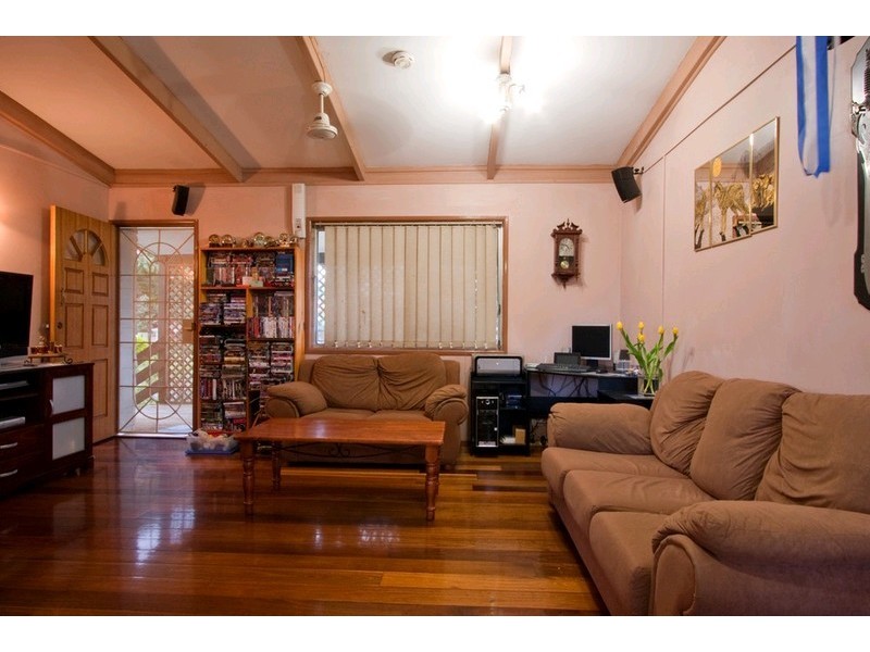 18 Woodburn Street, Marsden QLD 4132