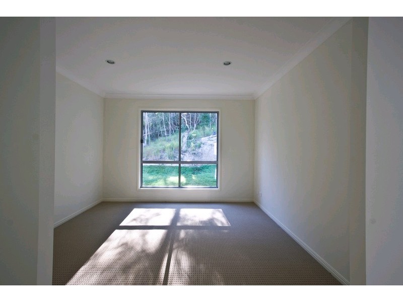 16 Carnarvon Crescent, Waterford QLD 4133