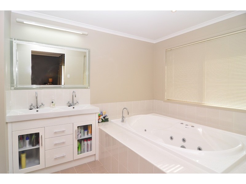 3 Outlook Street, Waterford West QLD 4133