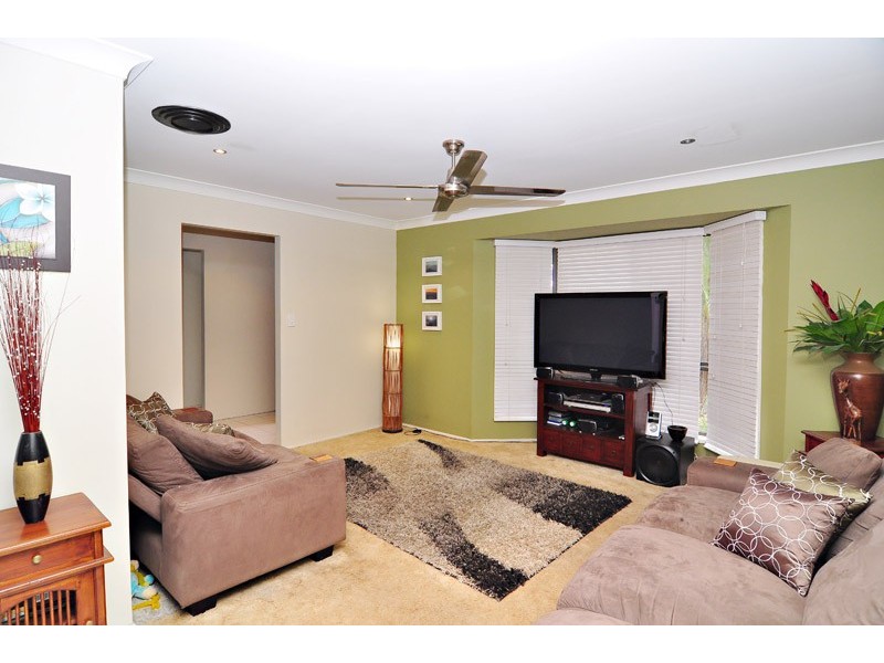 8 Kirkstall Street, Holmview QLD 4207