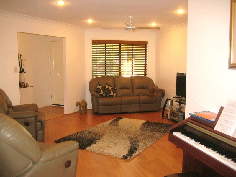 19 Yewleaf Place, Calamvale QLD 4116