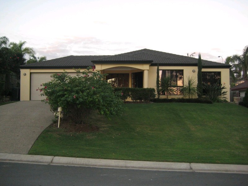 19 Yewleaf Place, Calamvale QLD 4116