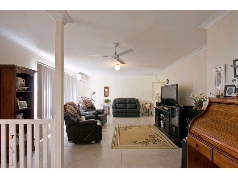 27 Rutyna Crescent, Crestmead QLD 4132