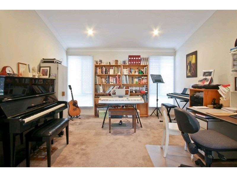 62 Woodlands Boulevard, Waterford QLD 4133