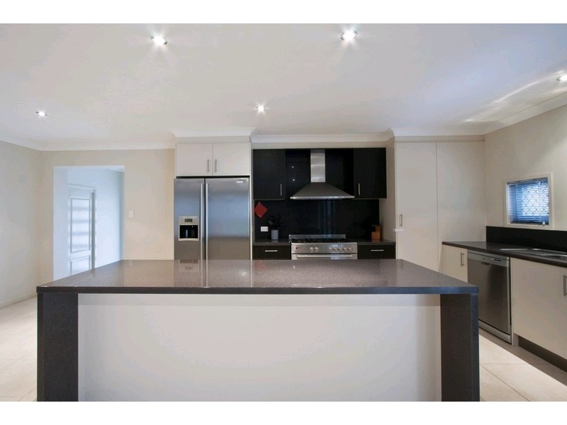 3 Jourama Court, Waterford QLD 4133
