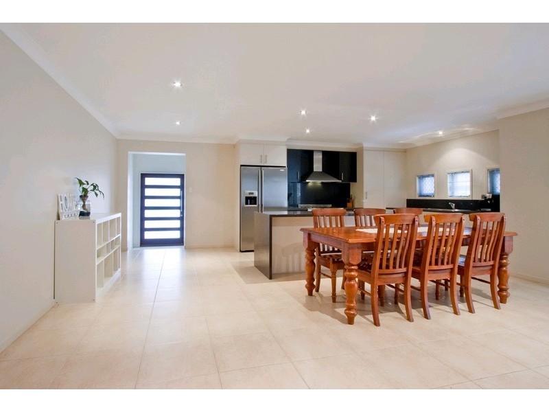 3 Jourama Court, Waterford QLD 4133