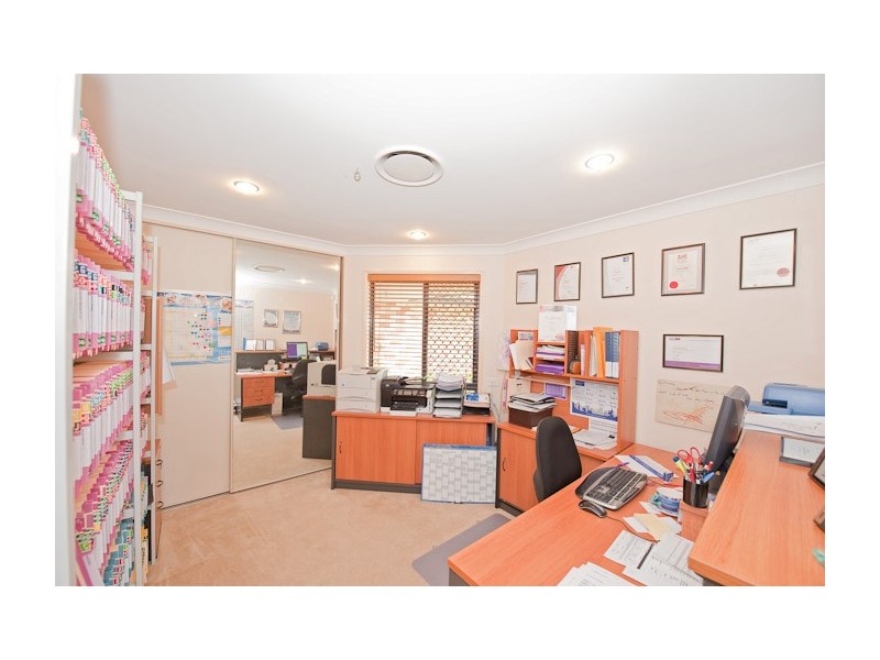 2 Clayton Court, Crestmead QLD 4132