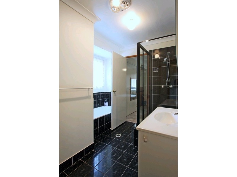 7 Barcrest Court, Crestmead QLD 4132