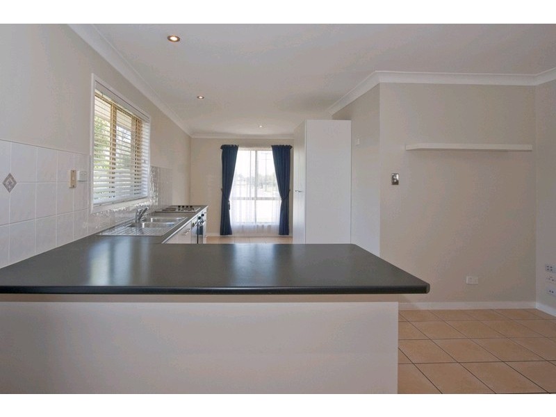 16 Lycoris Street, Crestmead QLD 4132