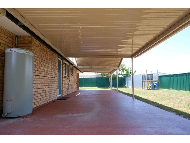16 Lycoris Street, Crestmead QLD 4132