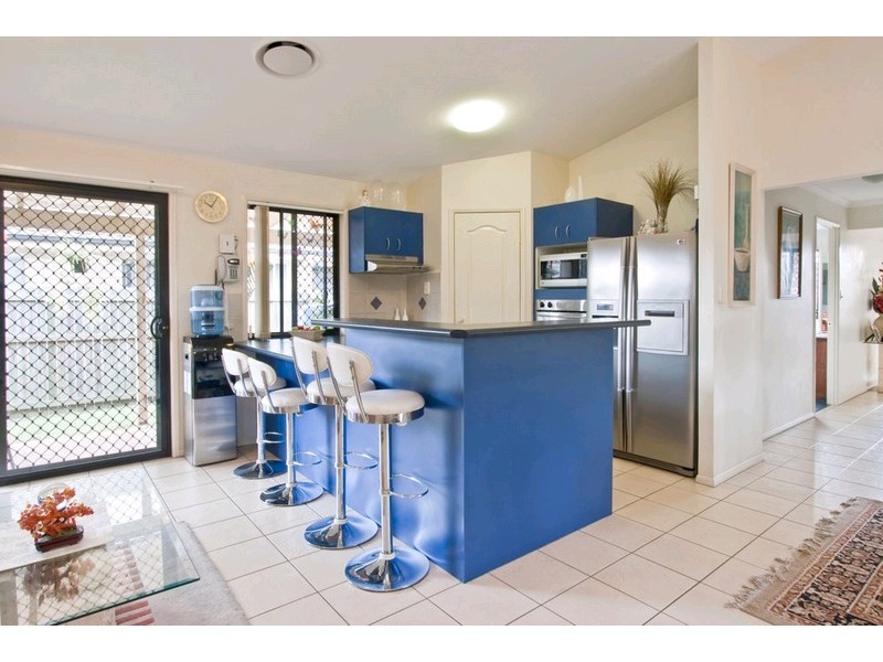 8 Links Avenue, Meadowbrook QLD 4131