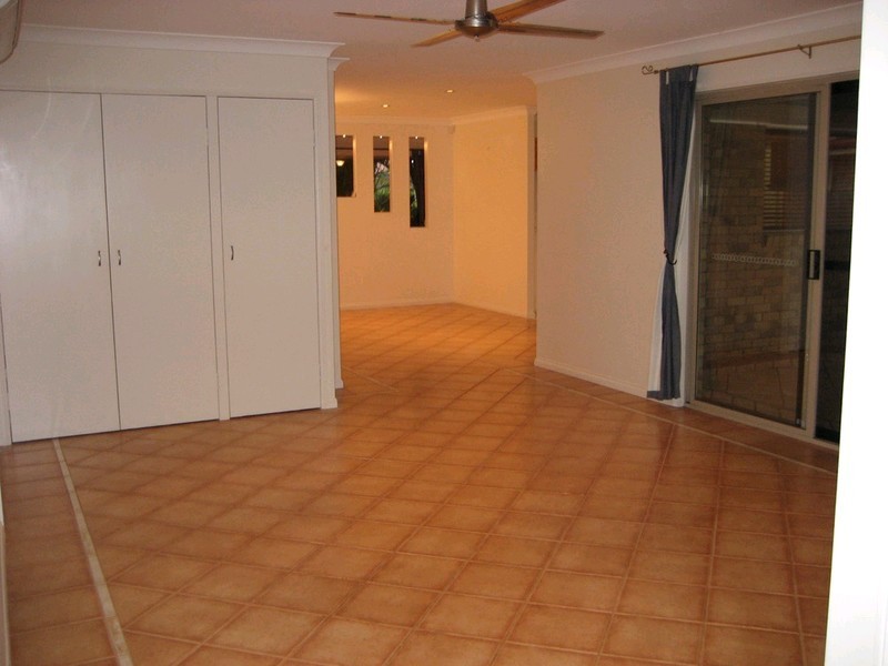 11 Meiland Place, Meadowbrook QLD 4131