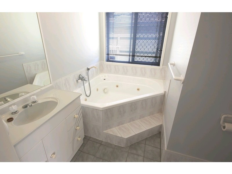 38 Moore Street, Loganlea QLD 4131