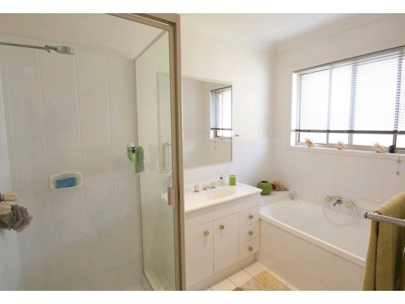15 Billabong Drive, Crestmead QLD 4132